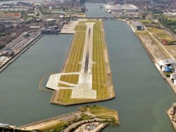 Which airport in london is closest to city